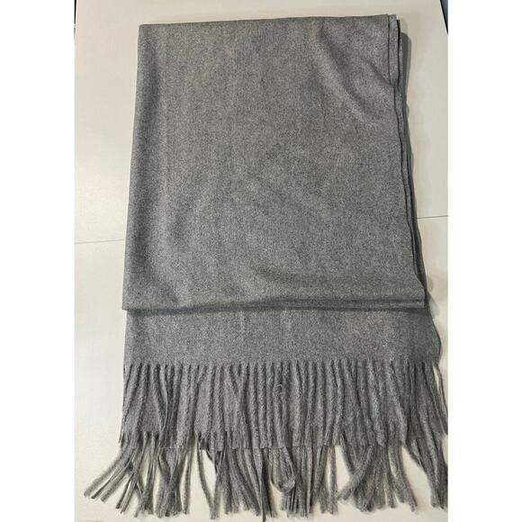 EUC Banana Republic Gray Pashmina - Picture 1 of 3